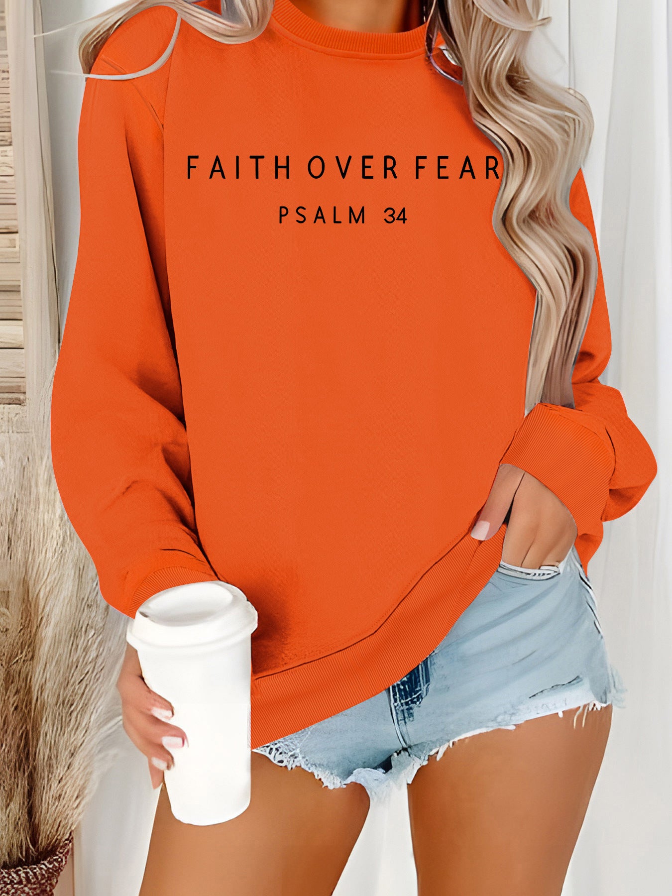 Sweatshirt with loose letter print