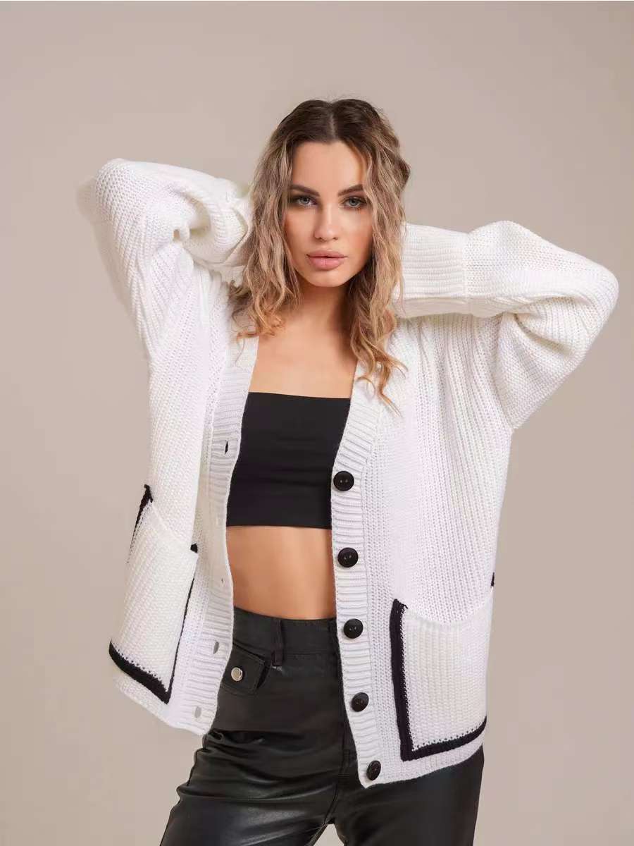 V-neck contrasting single breasted knitted cardigan